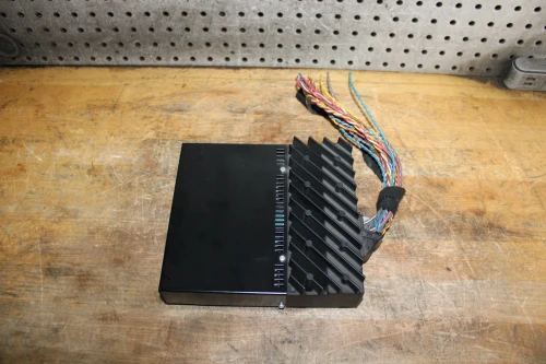 2010-2013 BMW 128i 9177232 E88 Used OEM Audio Amplifier