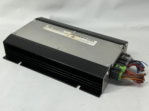 2004-2006 Volkswagen Touareg 7L6035456 Used OEM Audio Amplifier