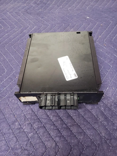 1999-2002 Volkswagen Jetta 1J5035456A Used OEM Audio Amplifier