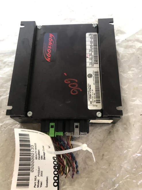 2003-2005 Volkswagen Passat 12214129 Used OEM Audio Amplifier
