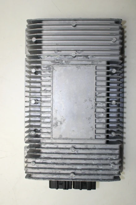 Volkswagen Phaeton 3D0035466B Used OEM Audio Amplifier