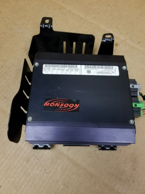 2006 Volkswagen Beetle 1Y0035456 Monsoon Used OEM Audio Amplifier