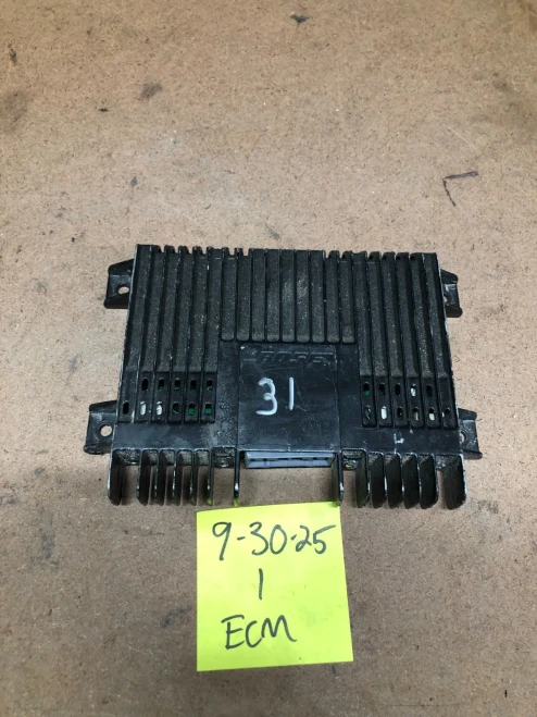 1998-2011 Infiniti 280611W305 Used OEM Audio Amplifier