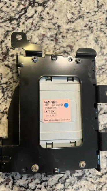 Hyundai Veloster 963702V201 Used OEM Audio Amplifier
