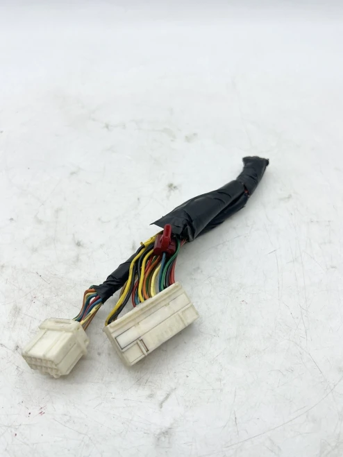2010-2011 Kia Soul 963702K000 Used OEM Audio Amplifier