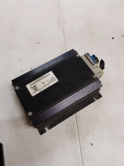 2005 Kia Sorento 963903E000 Used OEM Audio Amplifier