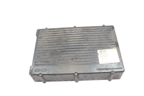 Kia Sorento 963702PAA0 Used OEM Audio Amplifier