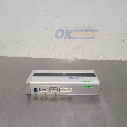 Lexus GX470 862800W490 12 Speaker Used OEM Audio Amplifier