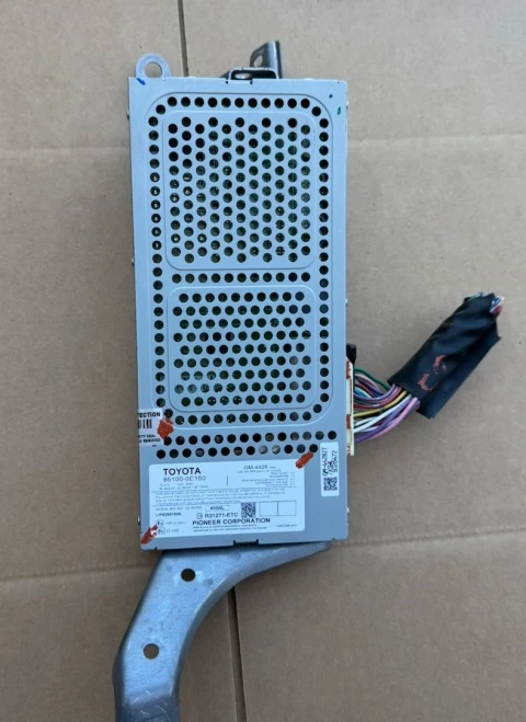 2013-2015 Lexus RX450h 861000E150 Used OEM Audio Amplifier