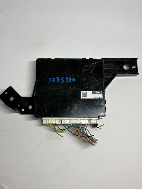2012 Lexus ES350 8865033A30 Used OEM Audio Amplifier