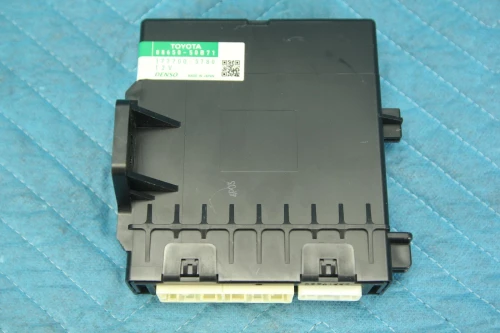 2010-2012 Lexus LS460 8865050B71 Used OEM Audio Amplifier