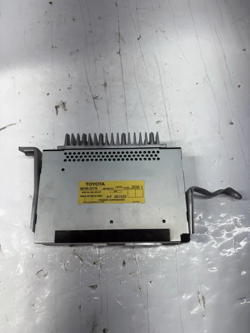 2002-2003 Lexus ES300 8610033170 Pioneer Used OEM Audio Amplifier