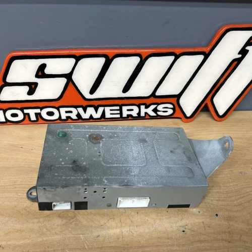 2001-2003 Lexus LS430 8618050042 Pioneer Used OEM Audio Amplifier