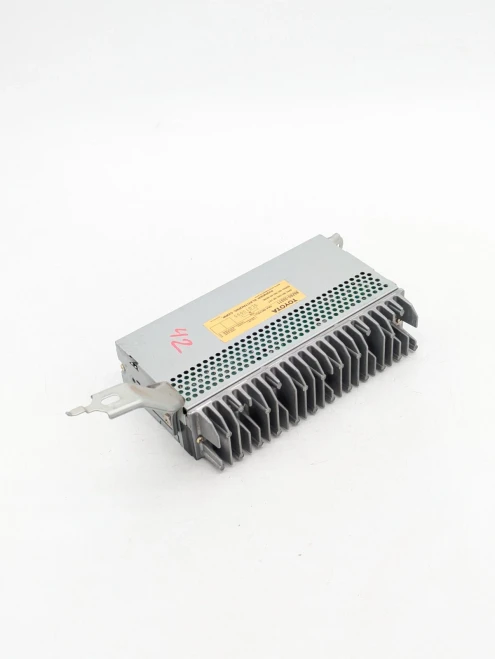 1998-2005 Lexus GS300 8628030371 Used OEM Audio Amplifier