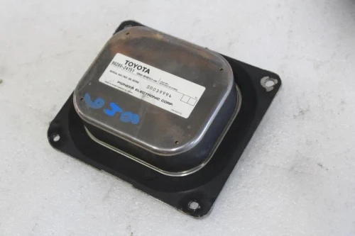 1997-2000 Lexus SC300 8628024151 Used OEM Audio Amplifier
