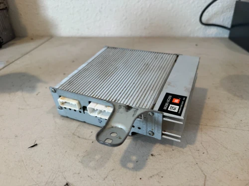 Toyota 862800C050 Harman Becker JBL Premium Audio Used OEM Audio Amplifier