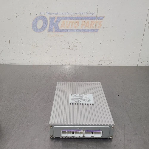 1999 Toyota 8628060210 Used OEM Audio Amplifier