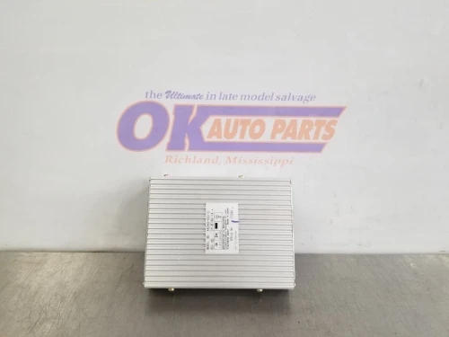 1998 Toyota 8628060210 Used OEM Audio Amplifier