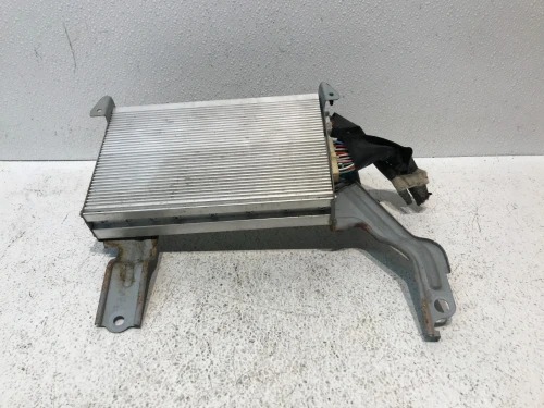 2004-2006 Toyota Prius 862800W240 Harman Becker JBL Used OEM Audio Amplifier