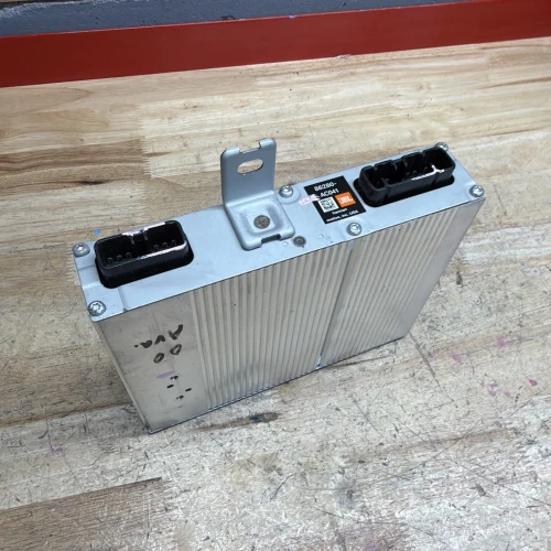 2000-2004 Toyota Avalon 86280AC041 JBL Used OEM Audio Amplifier