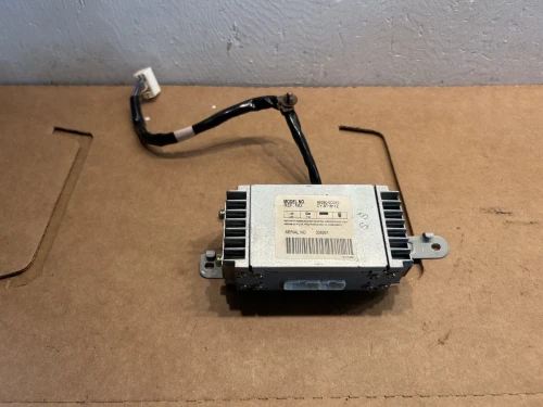 2000-2002 Toyota Tundra 862800C010 Used OEM Audio Amplifier