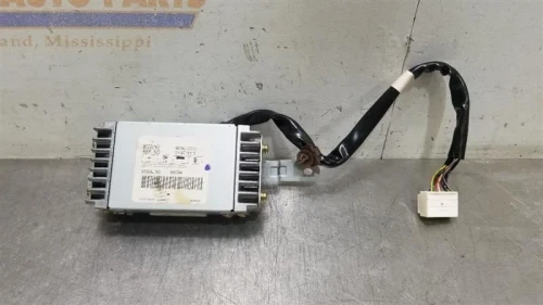 2004 Toyota Tundra 862800C010 Used OEM Audio Amplifier