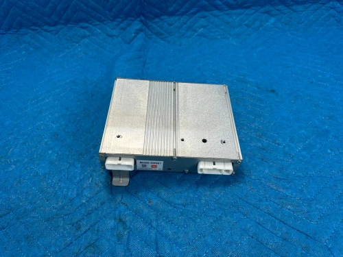 2003-2007 Toyota Land Cruiser 862800W061 Used OEM Audio Amplifier