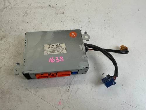 1997-2005 Toyota 8628030393 Used OEM Audio Amplifier