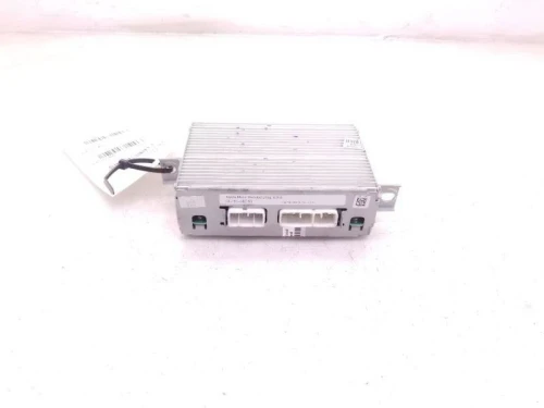 1998-2000 Toyota Sienna Used OEM Audio Amplifier