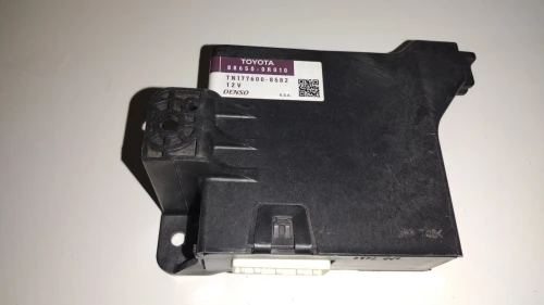 2009-2011 Toyota RAV4 886500R010 Used OEM Audio Amplifier