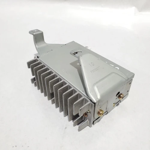 1996-1997 Toyota 8628060090 Used OEM Audio Amplifier