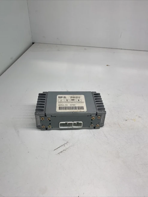 1999-2004 Toyota Tundra 862800C010 Used OEM Audio Amplifier