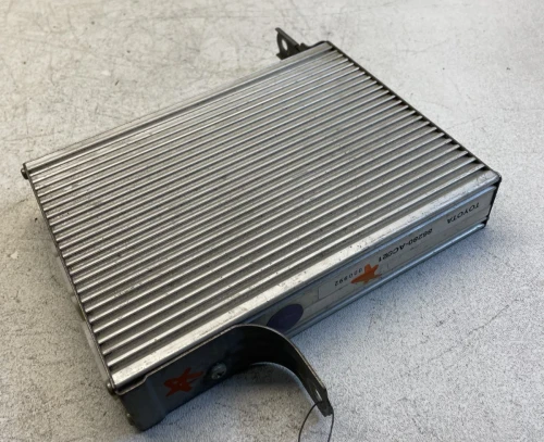 1998 Toyota Avalon 86280AC021 Used OEM Audio Amplifier