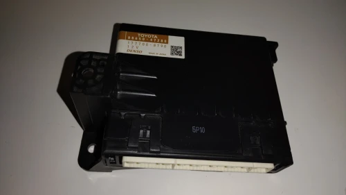 2012-2014 Toyota Prius V 8865047280 Used OEM Audio Amplifier