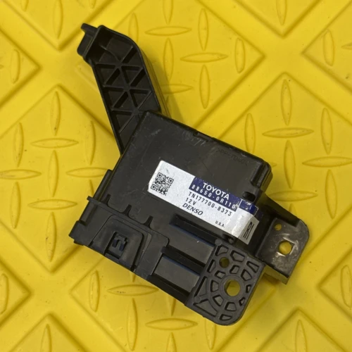2013-2016 Toyota RAV4 886500R110 Used OEM Audio Amplifier