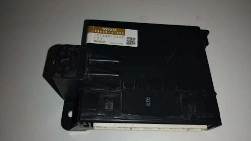 2012-2014 Toyota Prius V 8865047282 Used OEM Audio Amplifier