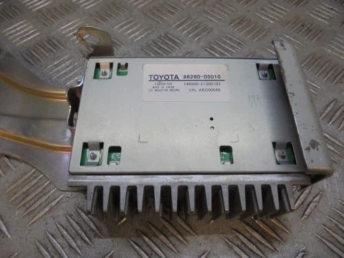 2014 Toyota 8628005010 Used OEM Audio Amplifier