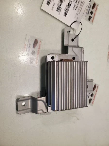 2015-2020 Toyota Pickup Used OEM Audio Amplifier