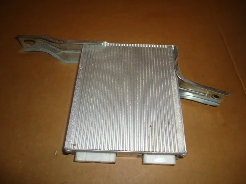 1999 Toyota Solara 86280AA030 Used OEM Audio Amplifier