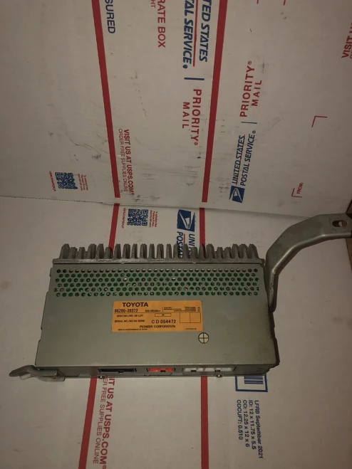 1998 Toyota 8628030372 Pioneer Used OEM Audio Amplifier