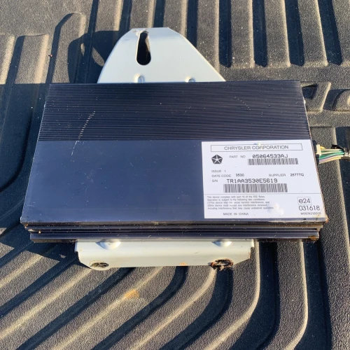2011-2015 Jeep Grand Cherokee 05064533AJ Used OEM Audio Amplifier