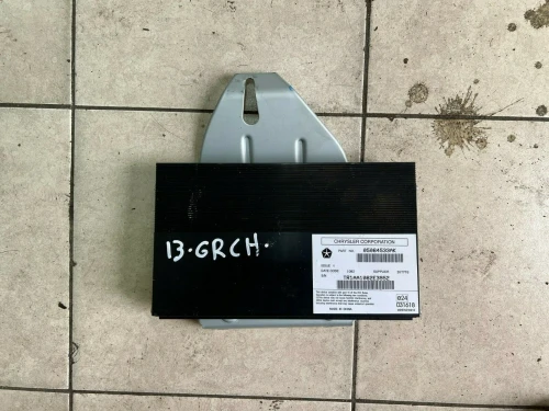 2011-2013 Jeep Grand Cherokee 05064533AK Used OEM Audio Amplifier