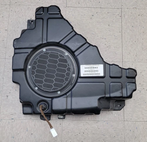 2015 Jeep Grand Cherokee Used OEM Audio Amplifier