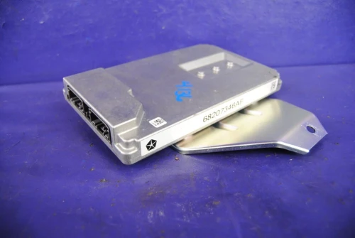 2015-2022 Jeep Grand Cherokee 825W Used OEM Audio Amplifier