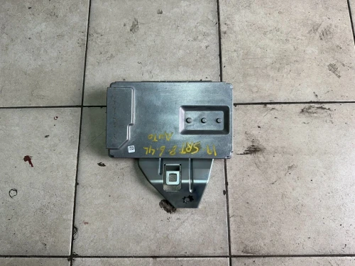 2014-2021 Jeep Grand Cherokee 68417602 Used OEM Audio Amplifier