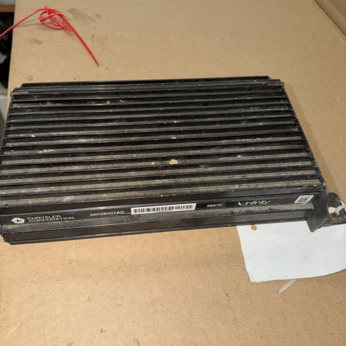 1999-2004 Jeep Cherokee 56038407AD Infinity Used OEM Audio Amplifier