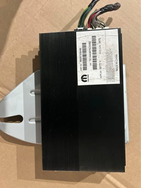 2016-2020 Jeep Grand Cherokee 68267306AB Used OEM Audio Amplifier