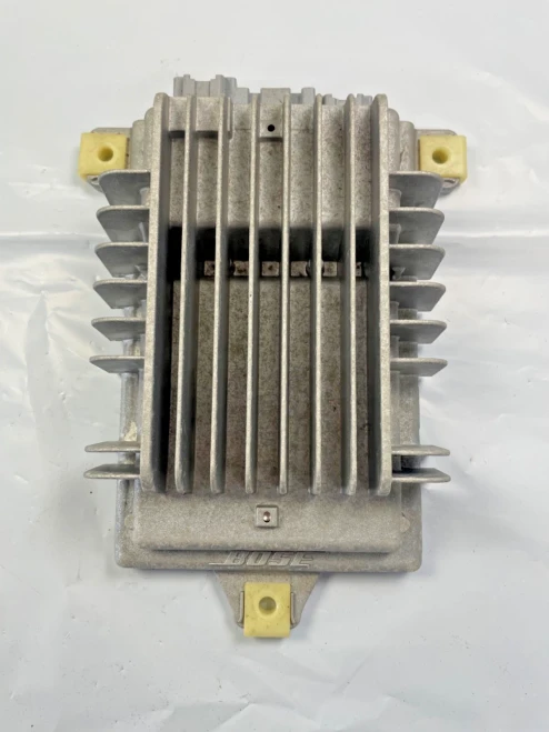 2007-2014 Cadillac Escalade 15176661 Bose Under Console Used OEM Audio Amplifier
