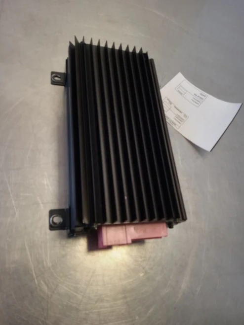 2000-2005 Cadillac DeVille 25756359 Used OEM Audio Amplifier