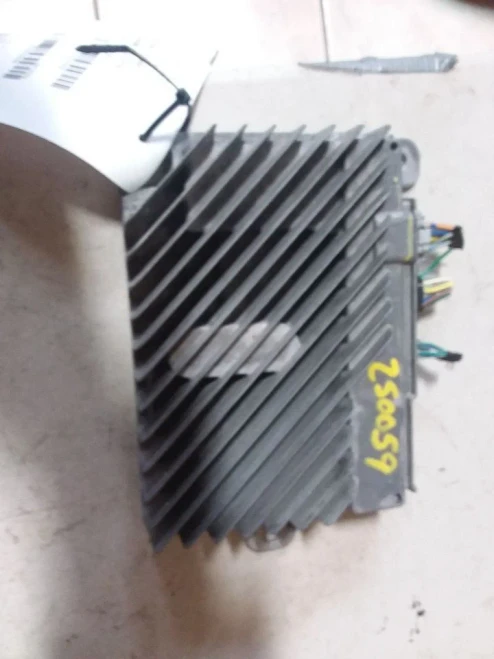 Cadillac XT5 23505936 Used OEM Audio Amplifier